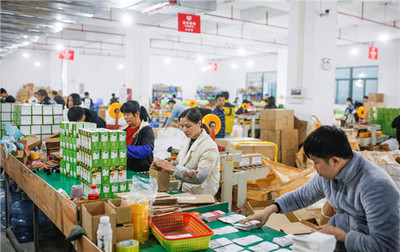 中國燈都電商轉型潮 中山燈飾企業借拼多多爭創品牌新機